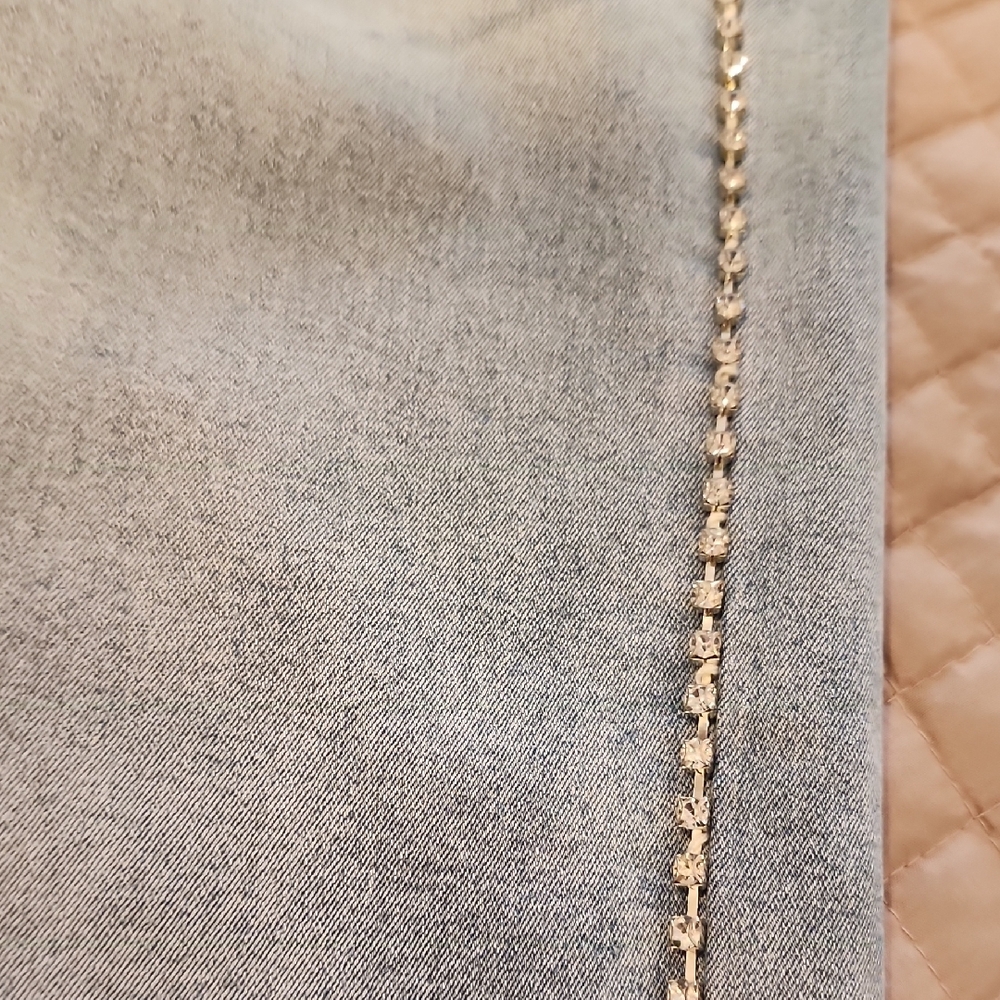 Stylish Blue Jeans with Pink Feather Trim - Picture 8 of 9